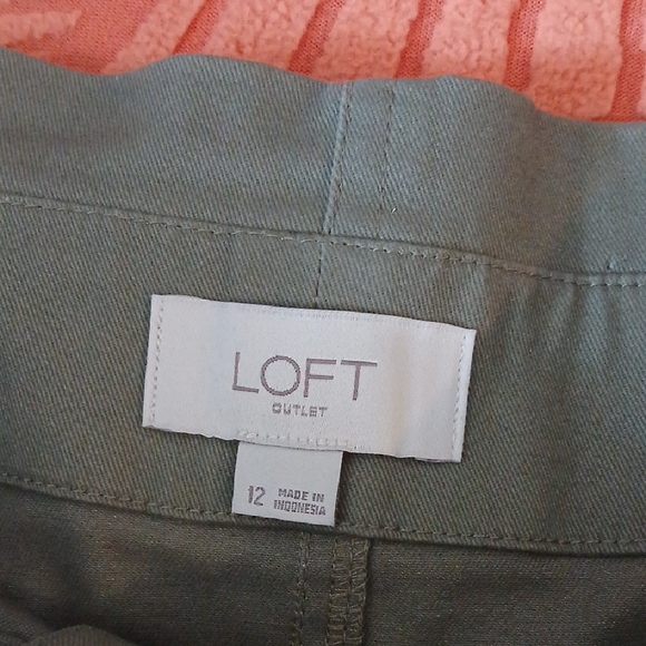 LOFT Olive Green Cargo Skirt - Picture 9 of 10
